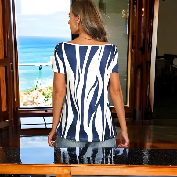 NWT !! Casual Summer Short Sleeve Striped Knit Top 💖💖 - Picture 4 of 16